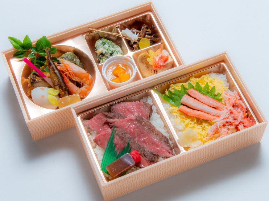 ステーキとカニちらし２段弁当　