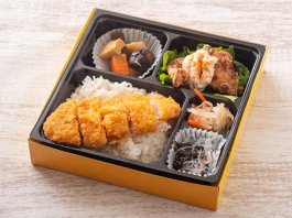 赤いチキン南蛮と豚カツのせ弁当