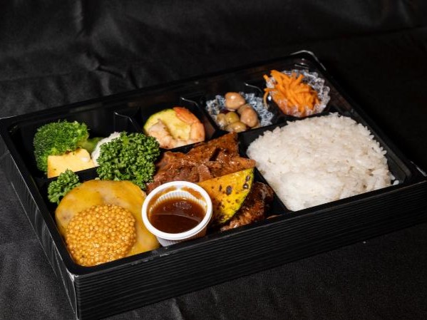 ゴルビージックチーズバーグ＆スパイシーBBQ ゴールデンマスタード付き