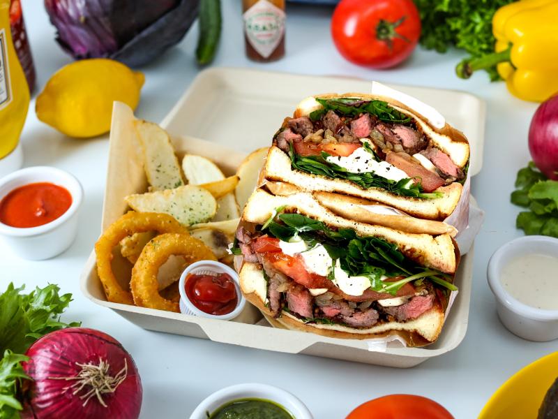 ビーフステーキ&グリルオニオンサンドイッチ