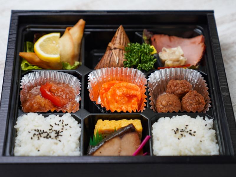 中華風九重弁当