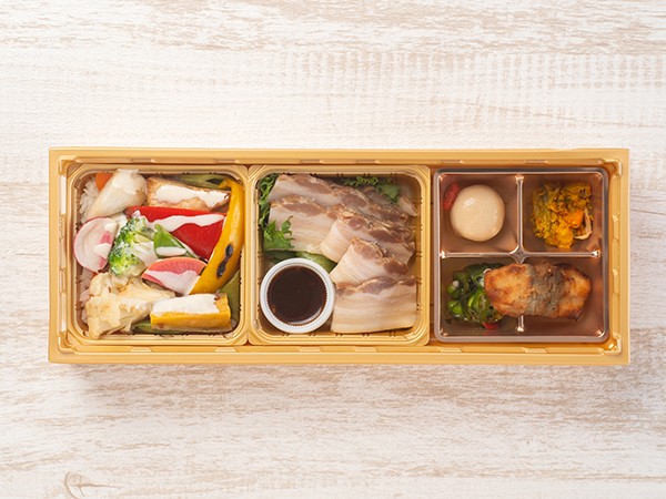 グリル野菜とローストポーク弁当