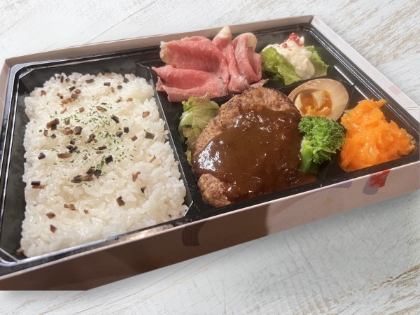 米沢牛のハンバーグと厳選赤身肉ローストビーフ、トリュフライス御膳