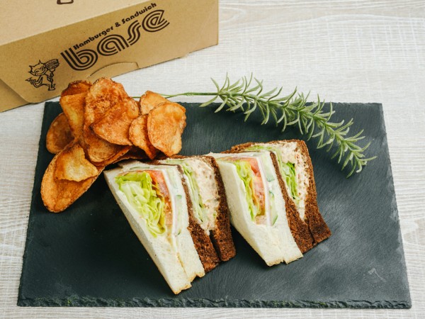 ライトミックスサンドイッチ（ポテトチップス付）