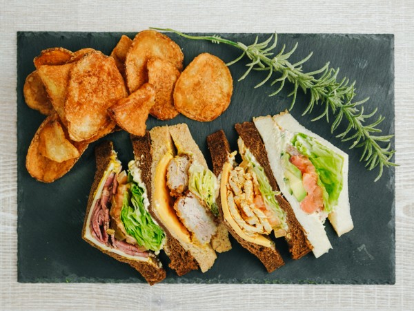 エグゼクティブミックスサンドイッチ（ポテトチップス付）