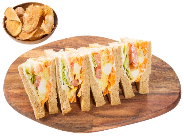 マッシュポテトと有機キャロットのサンドイッチ（ポテトチップス付）