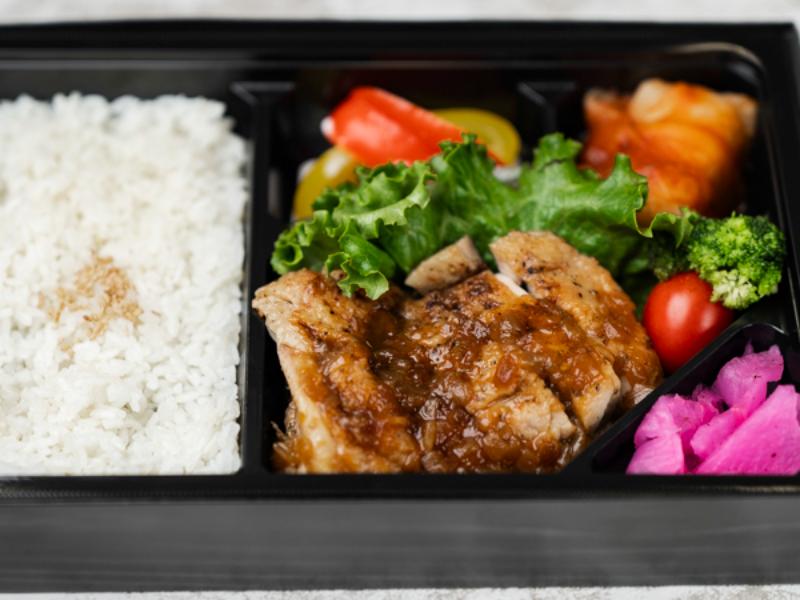 地鶏のステーキ弁当