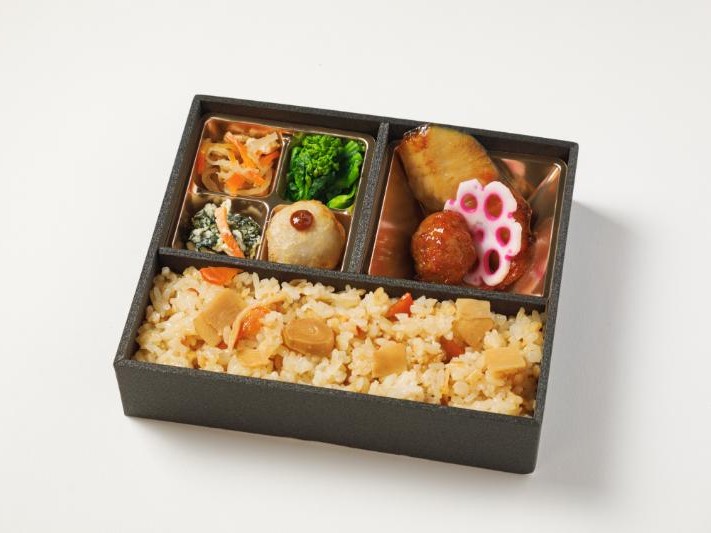 【懐石弁当】さわら柚庵焼きと４種の惣菜弁当（炊き込みご飯）（紙パック茶250ml付）