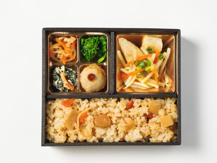 【懐石弁当】《選べるメイン》和惣菜弁当（炊き込み、かれい）