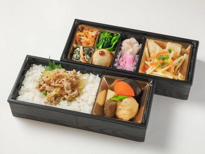 【懐石弁当】《選べるメイン》和惣菜の特選牛飯2段膳（かれい）