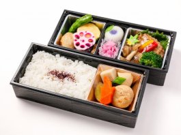 ヴィーガン特選二段和膳（紙パック茶250ml付）