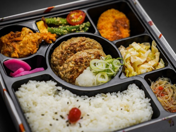 おろしハンバーグ幕の内弁当