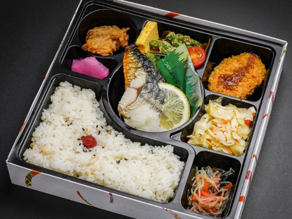 満腹サバ塩焼き幕の内弁当