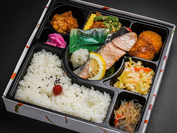 サケ塩焼き幕の内弁当