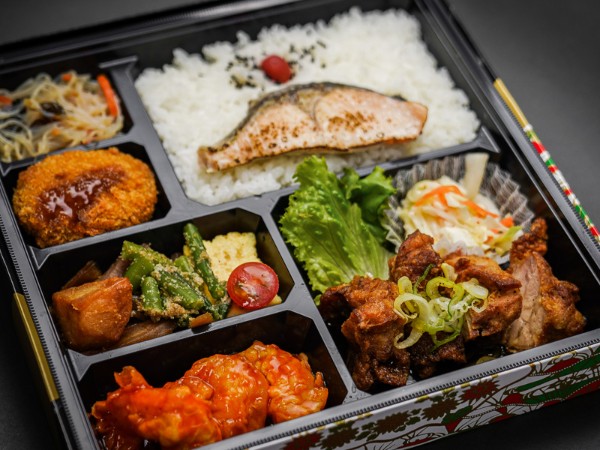 豪華幕ノ内御膳 油淋鶏