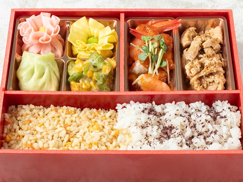 二種のご飯と海老チリ棒棒鶏の彩り焼売弁当