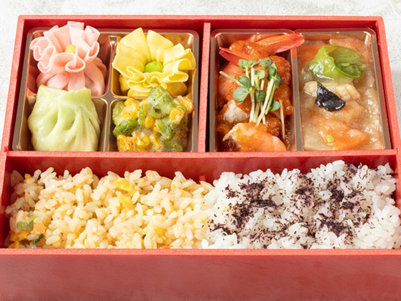 二種のご飯と五目煮海老チリの彩り焼売弁当