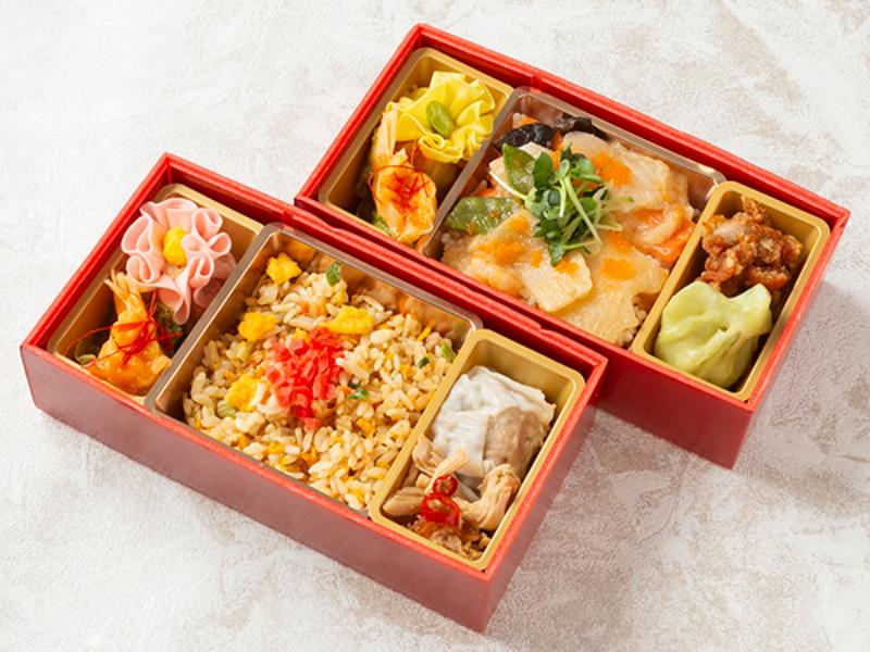 二種のご飯とおかず満載二段弁当