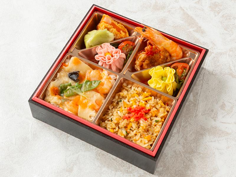 二種のご飯とおかず満載豪華彩り弁当