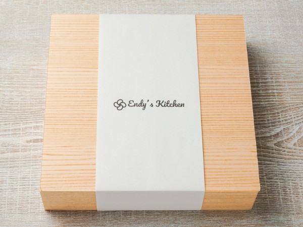 ヴィーガンハンバーグ　自家製トマトソースがけ