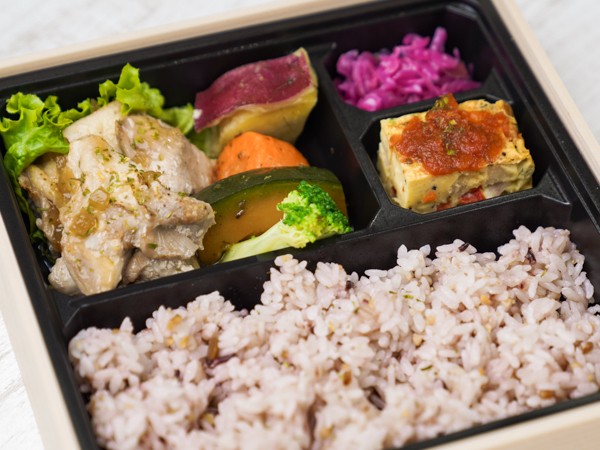 チキンソテーシャリアピンソテー