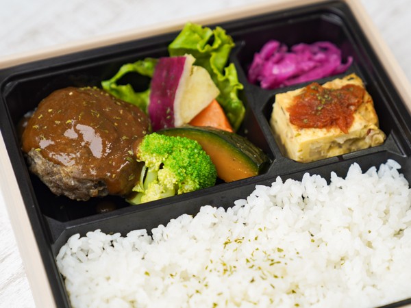 和牛ハンバーグ特製デミグラスソース