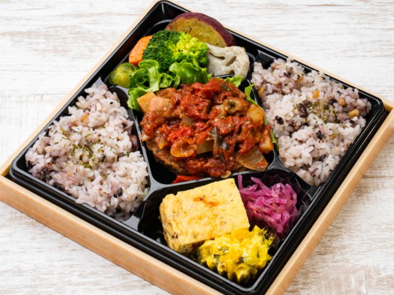 ゴロゴロ野菜のトマトソースハンバーグ