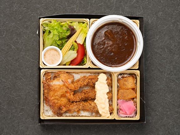 48時間煮込んだ黒カレーとエビフライ弁当