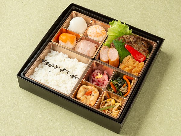 和牛手こねおろしハンバーグと手毬寿司の共演