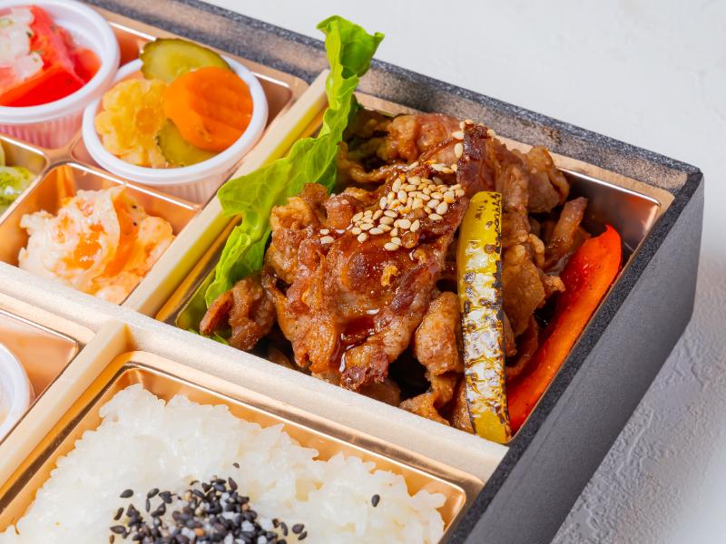 季節の副菜白ごはんと焼肉御膳
