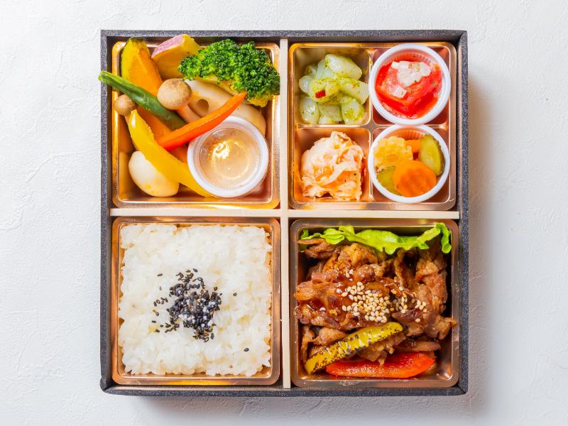 季節の副菜白ごはんと焼肉御膳