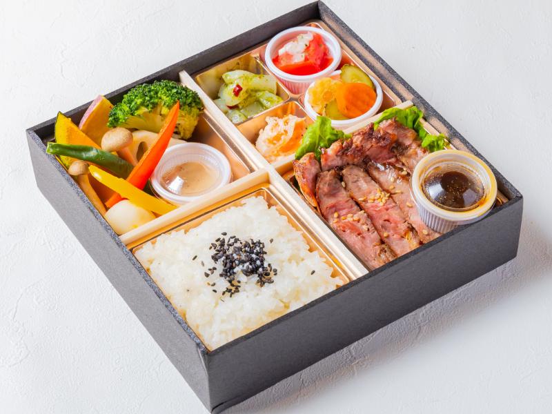 季節の副菜白ごはんとステーキ洋御膳
