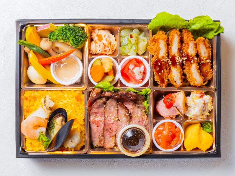 パエリアとステーキとポークカツ御膳