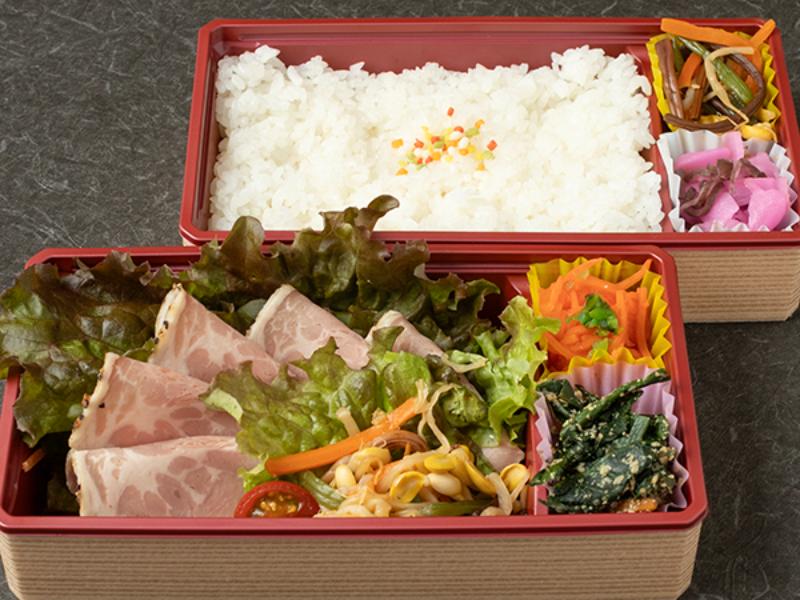 柔らかローストポークの彩り二段重