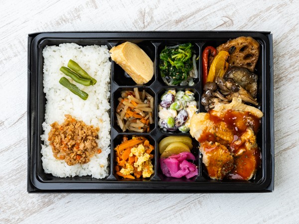 幕ノ内（彩）鶏トマトバジル