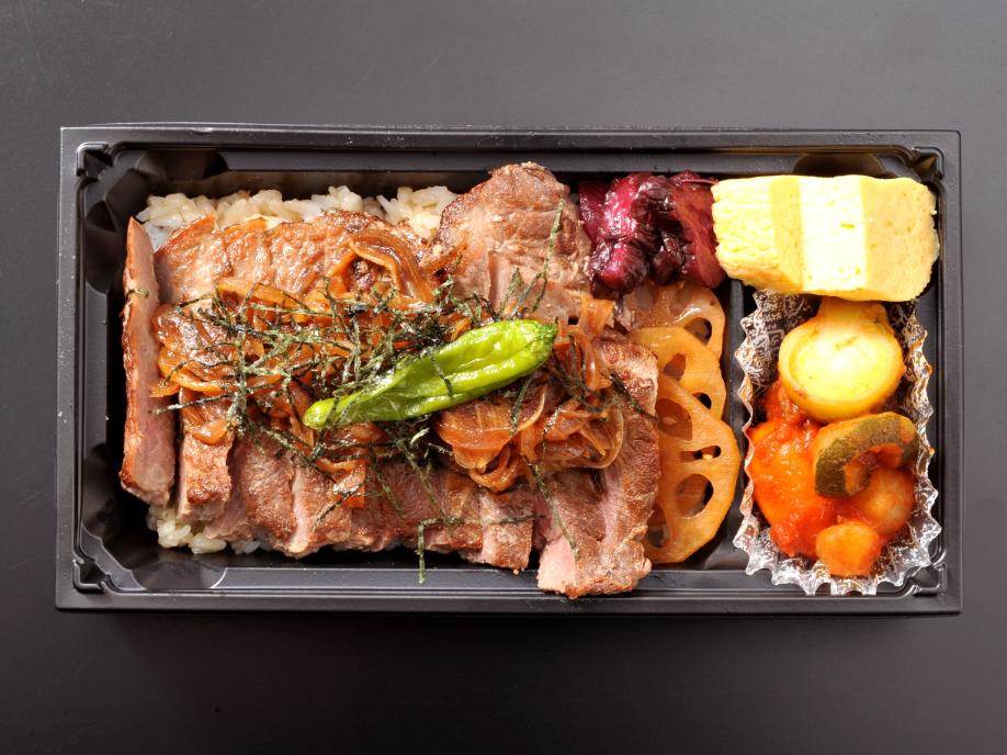 手作りオニオンソースのステーキ丼