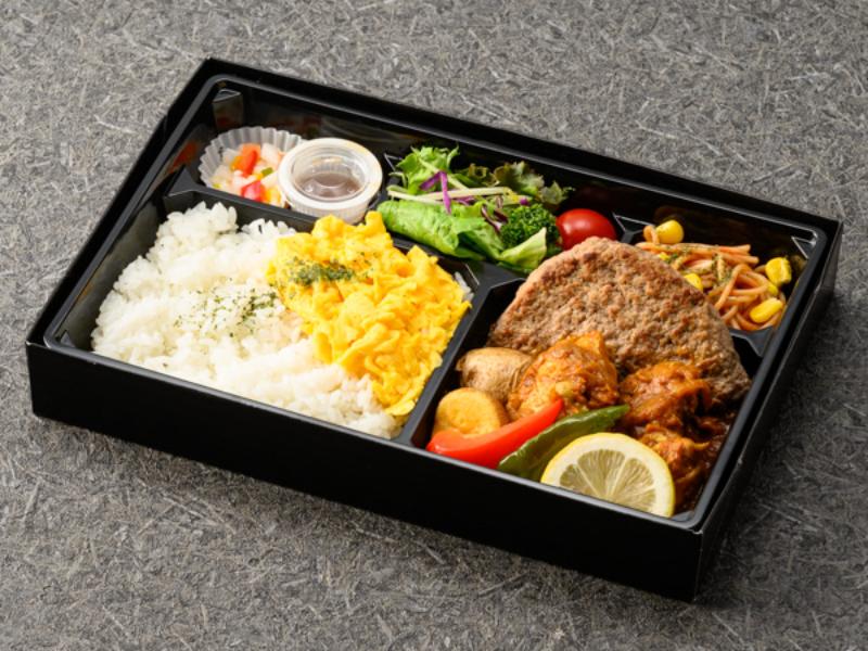 煮込みチキン＆牛ハンバーグの無水オムカレー御膳