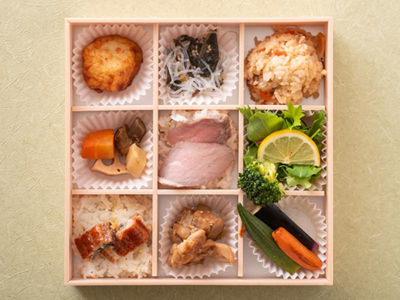 【9升弁当】鰻飯とローストビーフ