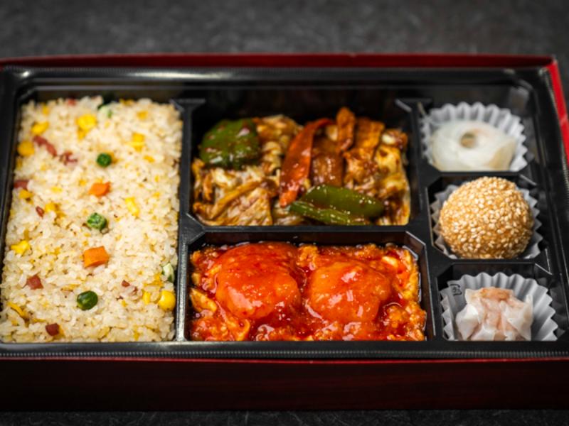 ガッツリ御膳（回鍋肉・エビ卵チリソース）