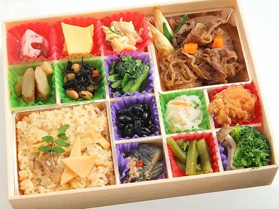 四季彩匠和膳～炊込み＆すき焼き～
