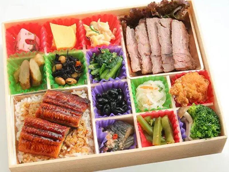 四季彩匠和膳～鰻重＆牛ステーキ～