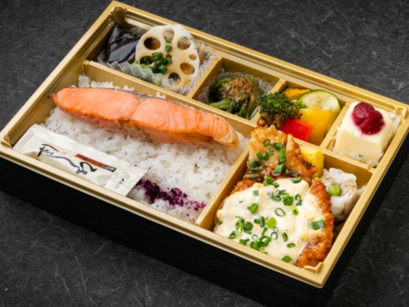 銀鮭塩焼＆国産チキン南蛮自家製タルタルソース御膳