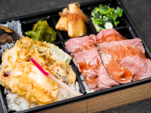 天麩羅とローストビーフのお弁当