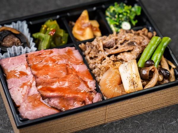 ローストビーフとすき焼きのお弁当