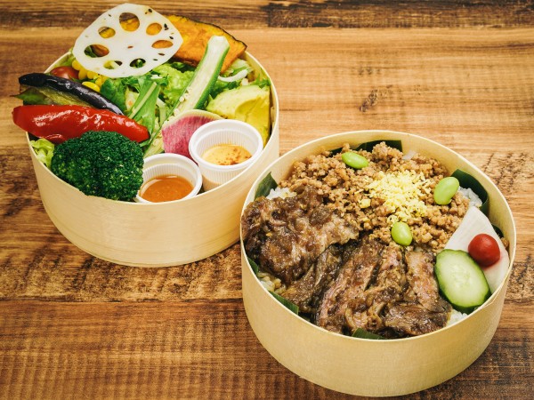 黒毛和牛カイノミ二段弁当