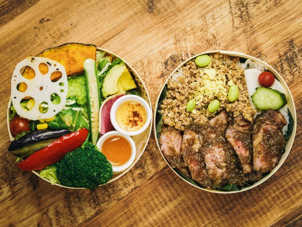 黒毛和牛ザブトン二段弁当