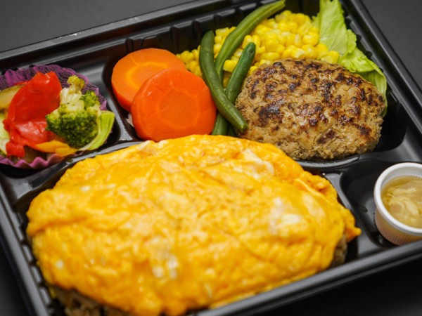 満足オムチャーハンとマイルド和牛ハンバーグ