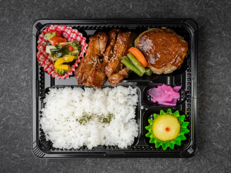満足マイルドソフト和牛ハンバーグと照り焼きチキン