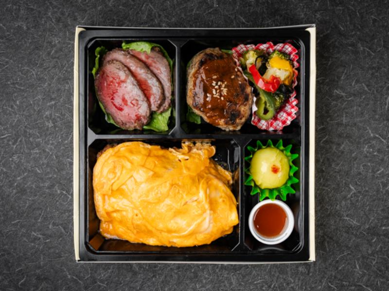 満足オムライスとマイルドソフト和牛ハンバーグと和牛のローストビーフ