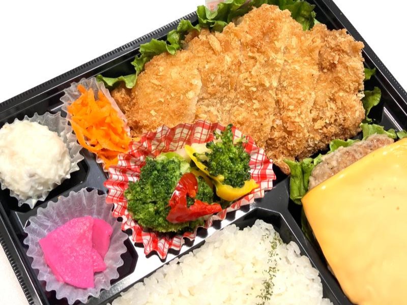 チーズハンバーグと熟成豚ロースとんかつ